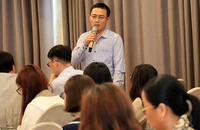 Ông Hoàng Văn Bình chia sẻ tại hội nghị.