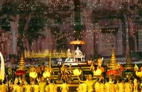 Tiết mục “Sự huy hoàng của Angkor” mở đầu đêm khai mạc ấn tượng.