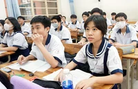 Học sinh lớp 9 Trường THCS Lê Văn Tám (quận Bình Thạnh) trong một tiết học.