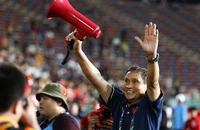 Mừng với chức vô địch lần thứ tư SEA Games liên tiếp, HLV Mai Đức Chung mượn loa nói những lời chân tình cảm ơn người hâm mộ.