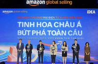 Các đại biểu và chuyên gia tại hội nghị “Thương mại điện tử xuyên biên giới - Tinh hoa châu Á, bứt phá toàn cầu”.