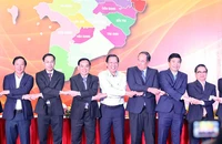 Lãnh đạo TP.HCM và các tỉnh, TP vùng ĐBSCL, trong đó có Đồng Tháp ký kết các thỏa thuận hợp tác kết nối vào tháng 3 tại Bến Tre.