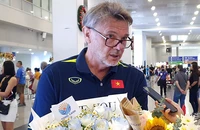 HLV Troussier khẳng định vẫn trung thành với triết lý giúp đội tuyển Việt Nam thành một khối mạnh mẽ.