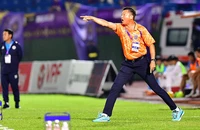 HLV Lê Huỳnh Đức sẽ “ra đề” trong buổi kiểm tra đàn em Vũ Hồng Việt.