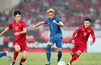 Các ngôi sao bóng đá Việt Nam và Thái Lan chạm trán nhau.