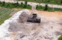 “Công trường sa tặc” của ông Nguyễn Hữu Ch ở thôn 3, xã Sơn Mỹ, huyện Hàm Tân.