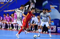 Phạm Đức Hòa dũng mãnh trên sân đấu