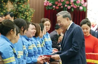 Tổng Bí thư Tô Lâm thăm, chúc Tết người lao động thủ đô dịp Tết Ất Tỵ 2025.