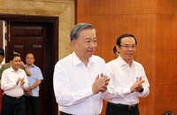 Trung ương và TP.HCM đều kỳ vọng TP sẽ phát triển thành TP toàn cầu, phát triển thông minh, hiện đại, năng động. Trong ảnh: Tổng Bí thư Tô Lâm đến thăm, làm việc với Thành ủy TP.HCM, tháng 8-2024.