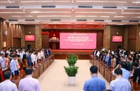 Nhiều cơ quan, đơn vị tưởng niệm các nạn nhân vụ cháy chung cư ở Hà Nội
