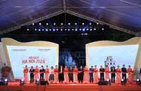 Trưng bày nhiều bộ sách, ảnh quý dịp 70 năm Ngày giải phóng Thủ đô
