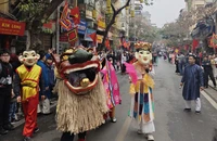 Hàng nghìn người thích thú đón ‘Tết Việt – Tết phố’ 2025 ở phố cổ Hà Nội