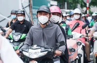 Cấm xe máy chạy xăng trong khu vực Vành đai 1: Cần hỗ trợ người dân chuyển đổi phương tiện