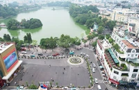 Cận cảnh diện mạo mới ở Quảng trường Đông Kinh Nghĩa Thục bên hồ Gươm