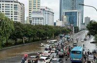 Sáng 1-10, Hà Nội còn hàng chục điểm ngập nước dù trời không mưa 