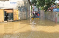 TP Hà Nội huy động 1200 chiến sĩ sơ tán dân khỏi vùng nguy hiểm