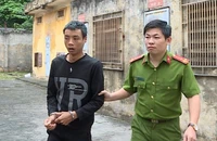 'Siêu đạo chích' cắt cửa tiệm vàng lấy sạch tài sản