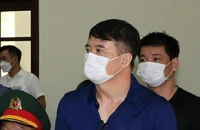 Bị cáo buộc nhận hối lộ hơn 18 tỉ từ 'trùm' xăng lậu, cựu đại tá biên phòng nói ‘không quen biết, không nhận tiền’ 