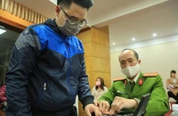 Thu hồi sổ hộ khẩu rồi, làm CCCD gắn chip như thế nào?