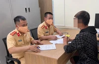Tài xế xe tải chạy ngược chiều cao tốc bị phạt 17 triệu, treo bằng lái 6 tháng