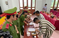 Phó Thủ tướng Phạm Bình Minh trao quyết định đặc xá cho phạm nhân