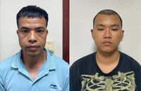 Thêm 2 người trong đường dây ‘bảo kê’ chợ đầu mối hoa quả bị bắt