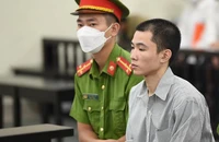 Tình tiết bất ngờ tại phiên xử vụ bé gái 3 tuổi bị đóng đinh vào đầu