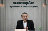 Ông Thongchai Keeratihattayakorn trong họp báo công bố ca nghi nhiễm biến thể 1b của virus đậu mùa khỉ hôm 21-8. Ảnh: GETTY IMAGES