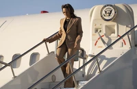 Nhà Trắng công bố báo cáo sức khoẻ của bà Harris, phía ông Trump nói gì?