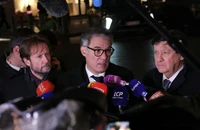Tổng thống Macron họp với phe đối lập tìm 'công thức diệu kỳ' cho chính trường Pháp