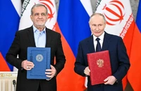 Tổng thống Iran thăm Nga, ký đối tác chiến lược toàn diện, cam kết phòng thủ chung