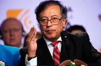 Colombia quyết 'ăn miếng trả miếng' Mỹ liên quan các chuyến bay trục xuất người nhập cư