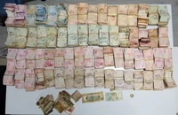 Số tiền tương đương hơn 4.500 USD bị thu giữ trên người một người ăn xin ở TP Yalova (Thổ Nhĩ Kỳ). Ảnh: NTV