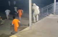 Hình ảnh 10 đối tượng vượt ngục ở New Orleans hôm 16-5. Ảnh chụp màn hình: CBS NEWS