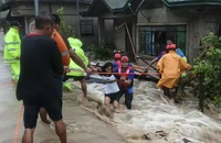 Bão Bualoi vào Biển Đông sau khi đổ bộ Philippines làm ít nhất 10 người chết