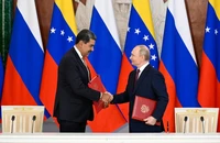 Mỹ áp thêm trừng phạt lên Venezuela, ông Maduro điện đàm với ông Putin