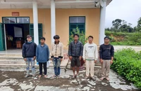  Bắt sáu người vượt biên, nhập cảnh trái phép