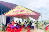 Rủ nhau ra hồ chơi, 2 cháu nhỏ đuối nước thương tâm
