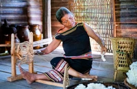 Độc đáo di sản thổ cẩm Ba Na