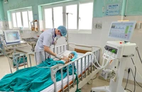 Kon Tum: Dùng rựa gõ vào đầu đạn, 5 người thương vong