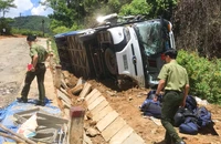 Xác định nguyên nhân xe chở đội bóng trẻ Quảng Nam bị lật