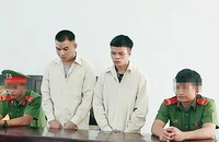 Rủ nhau đi tán gái, khống chế hiếp dâm thiếu nữ ở nhà 1 mình
