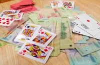 1 kiểm lâm bị khởi tố về tội đánh bạc 