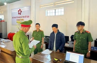 Bắt tạm giam 1 cán bộ địa chính nhận hối lộ