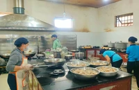 Vụ học sinh nghi bị ngộ độc thực phẩm ở Gia Lai: Nghi do bánh tráng trộn
