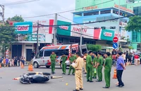 Xe chữa cháy va chạm xe máy, 1 người tử vong