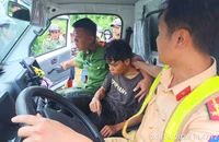 'Phép màu': Giải cứu thanh niên bị kẹt trong lũ suốt 8 ngày giữa sông 