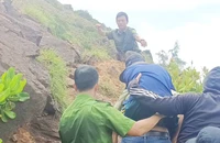 Cứu người đàn ông mất tích, đi lạc trong rừng sâu ở Gia Lai