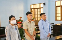 “Nổ” có thể bảo kê xe quá tải qua trạm CSGT để lừa đảo, 2 vợ chồng lãnh án