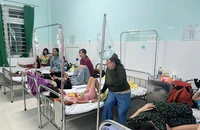 Ăn tiệc tân gia, 131 người nhập viện nghi ngộ độc thực phẩm